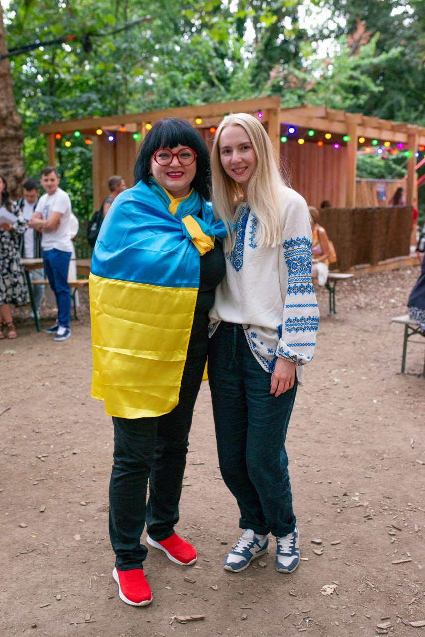 Світлина 11: Віолета Москалу - президент-засновниця франко-української асоціації освіти, культури та солідарності «Обміни Лотарингія — Україна» (ELU, Echanges Lorraine-Ukraine) та Валерія Коваленко - студентка кафедри романської філології та перекладу