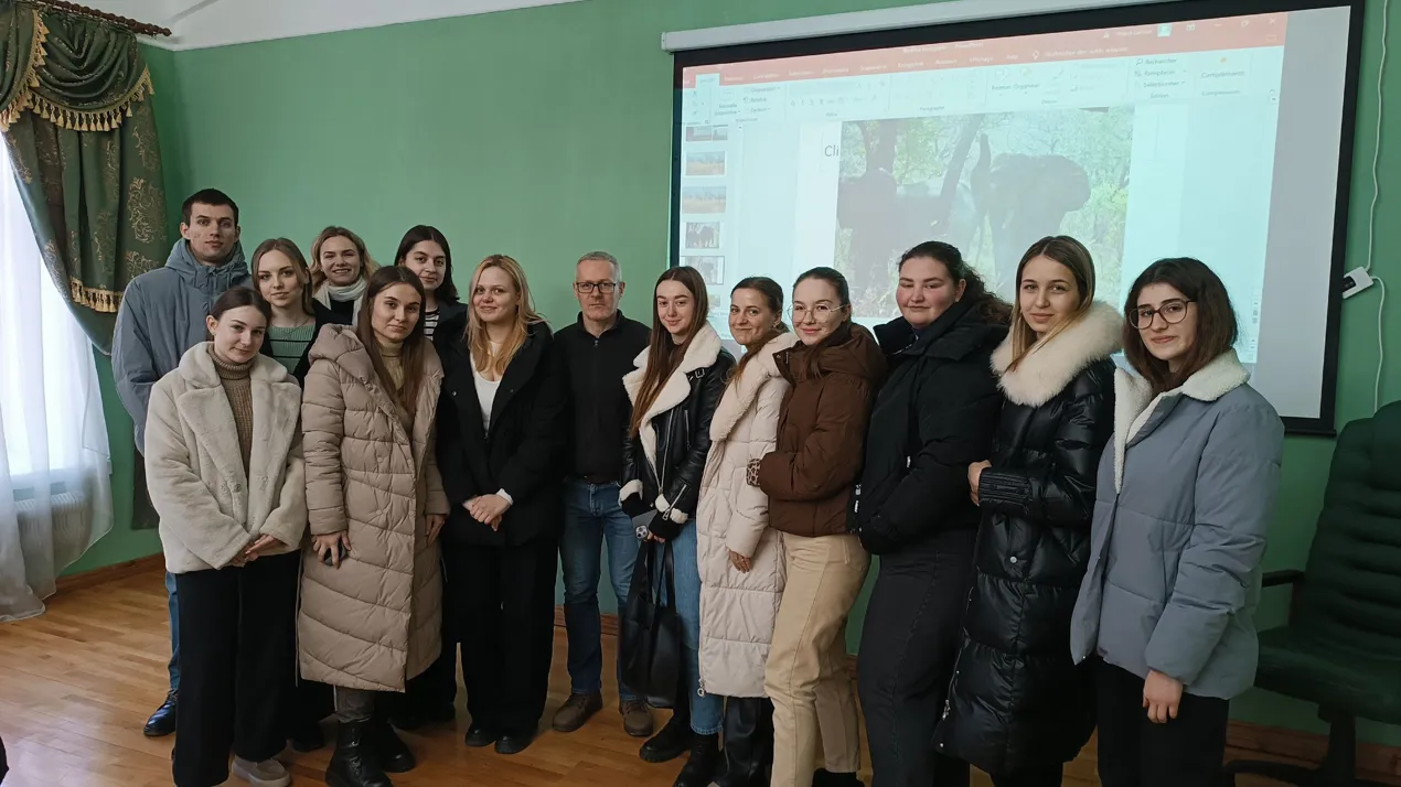 Студенти кафедри романської філології та перекладу взяли участь у зустрічі в рамках розмовного клубу Café Français з паном Паскалем Гарньє.