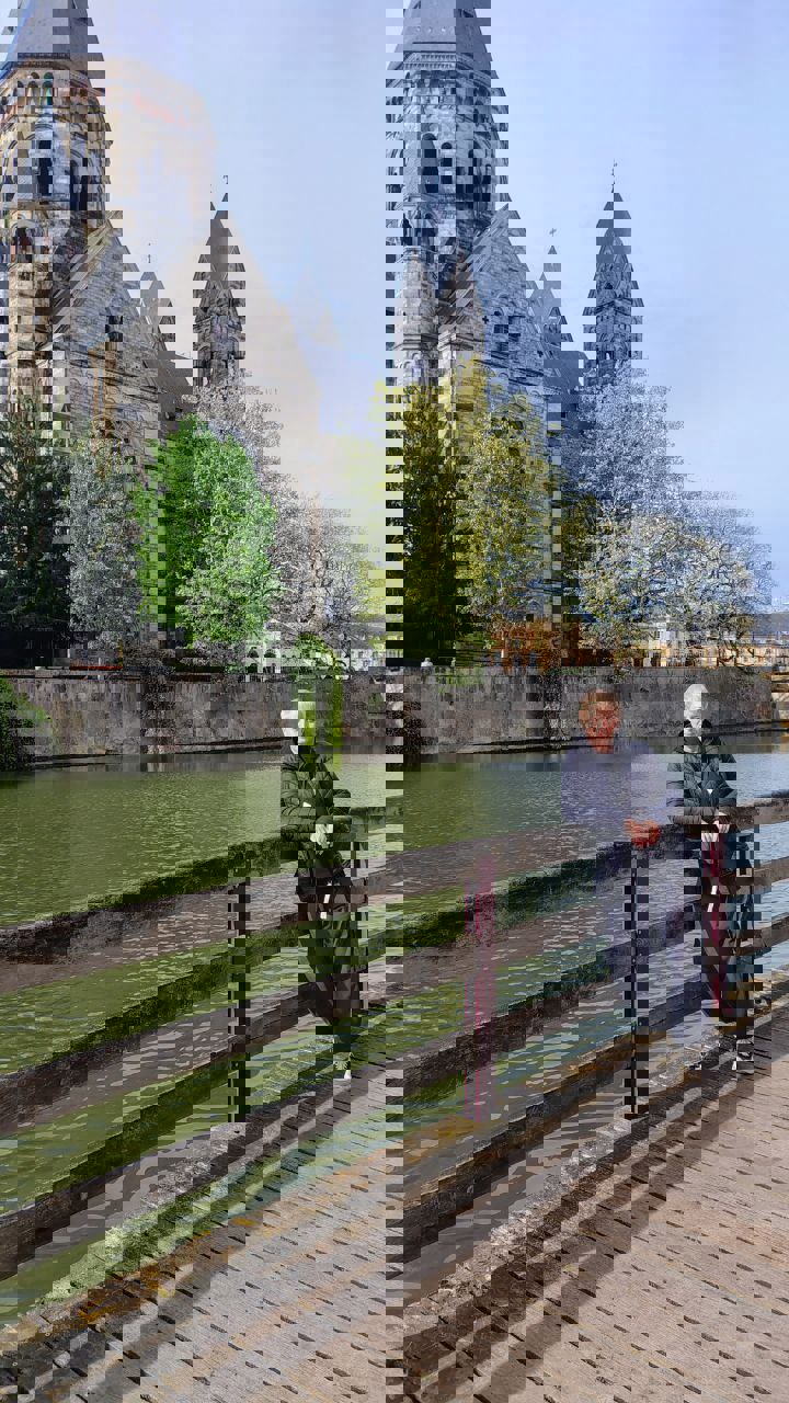 1000023324