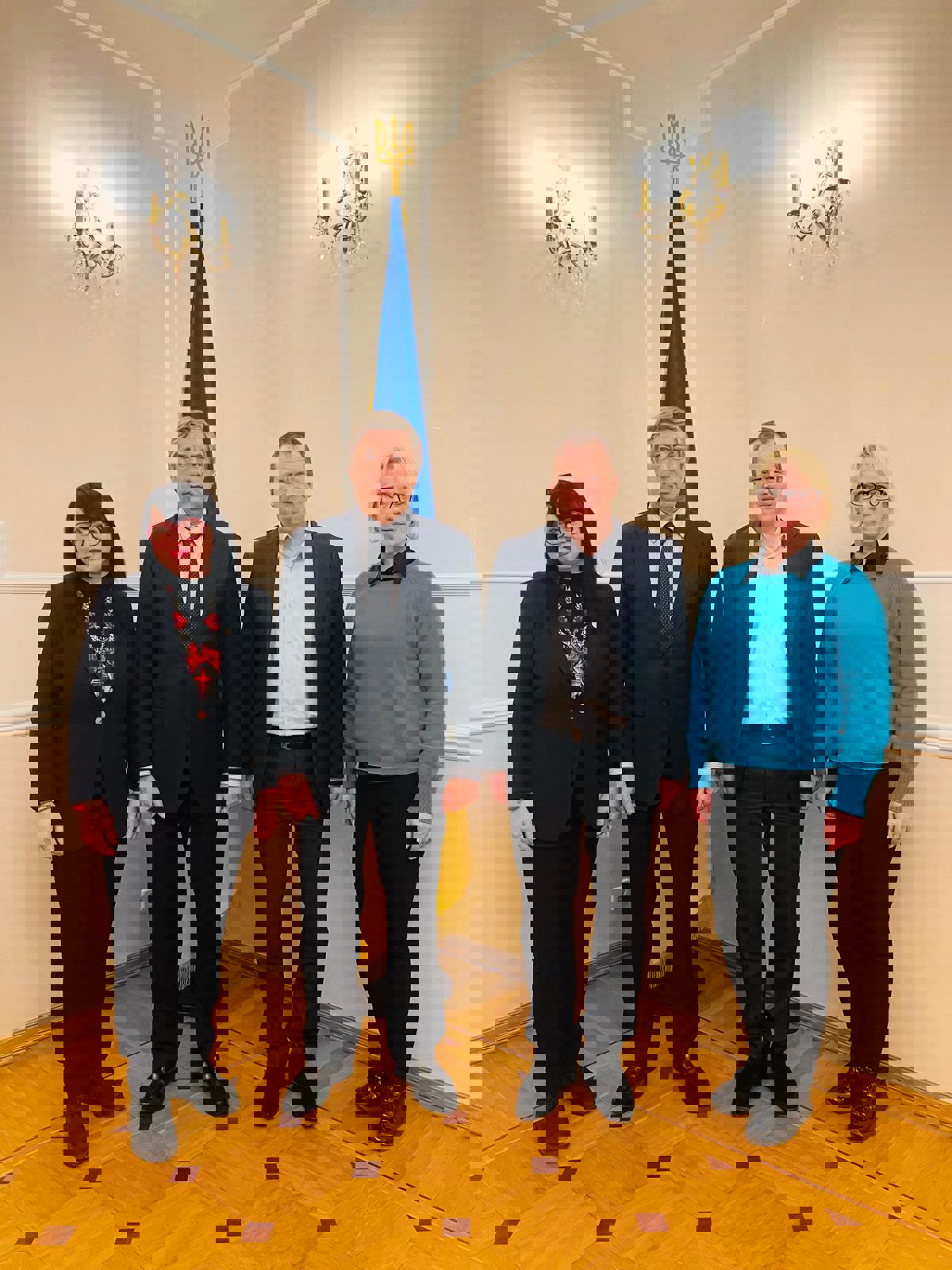 1000016025