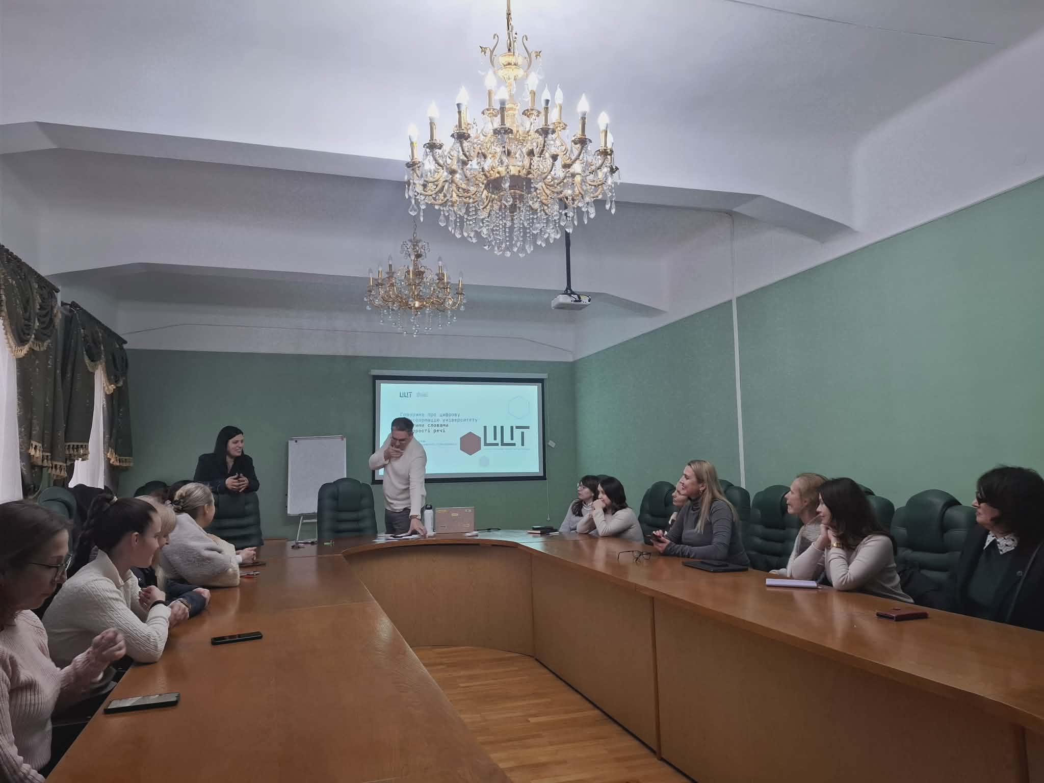 Цифрові інновації ЧНУ: зустріч Андрія Верстяка з факультетом іноземних мов